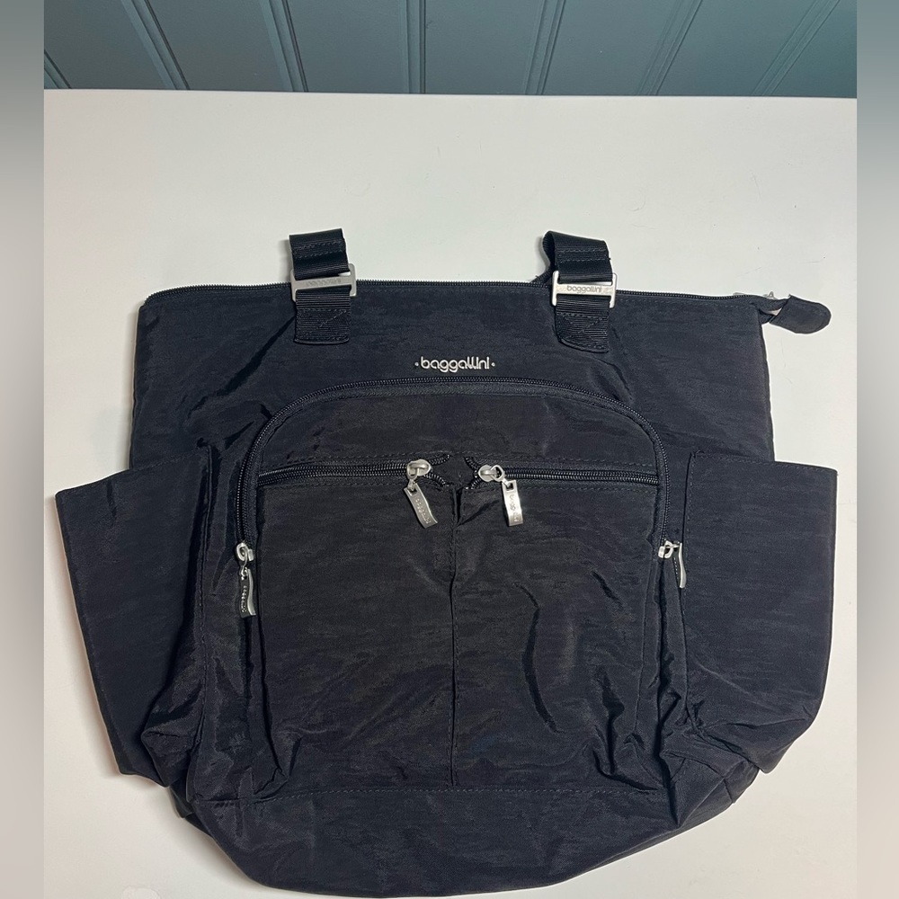 Baggallini convertible backpack tote bag.  Black.  EUC.